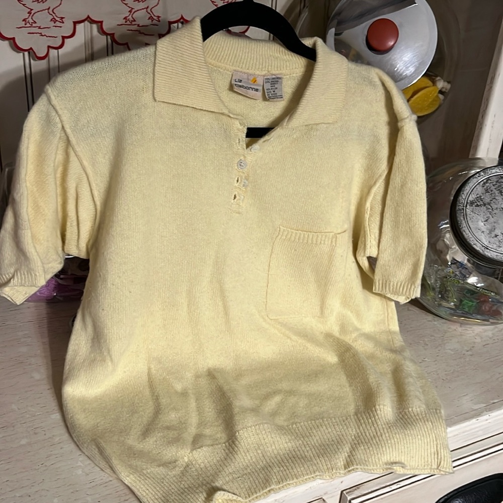 Butter yellow Liz Claiborne short sleeved sweater70% lambswool 20% angora rabbit